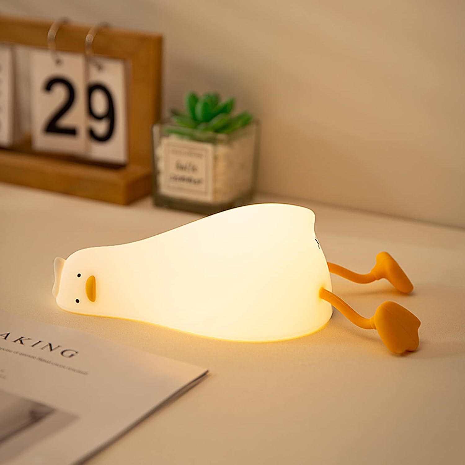 Gentle Glow for Nighttime Feeds: Silicone Rechargeable Nightlight